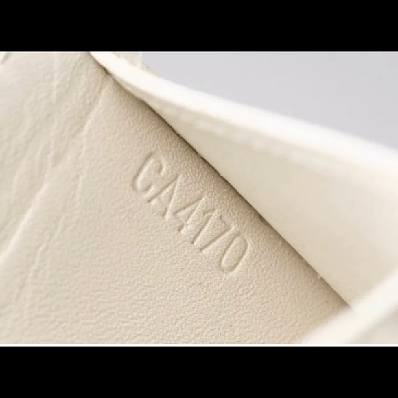 Louis Vuitton Card Holder - Picture 4 of 6